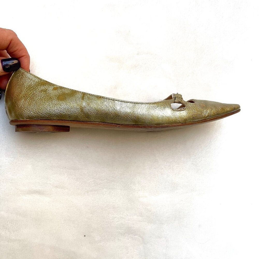 Sigerson Morrison made in Italy Gold and tan genuine rather pointed flats $245 - Picture 4 of 7